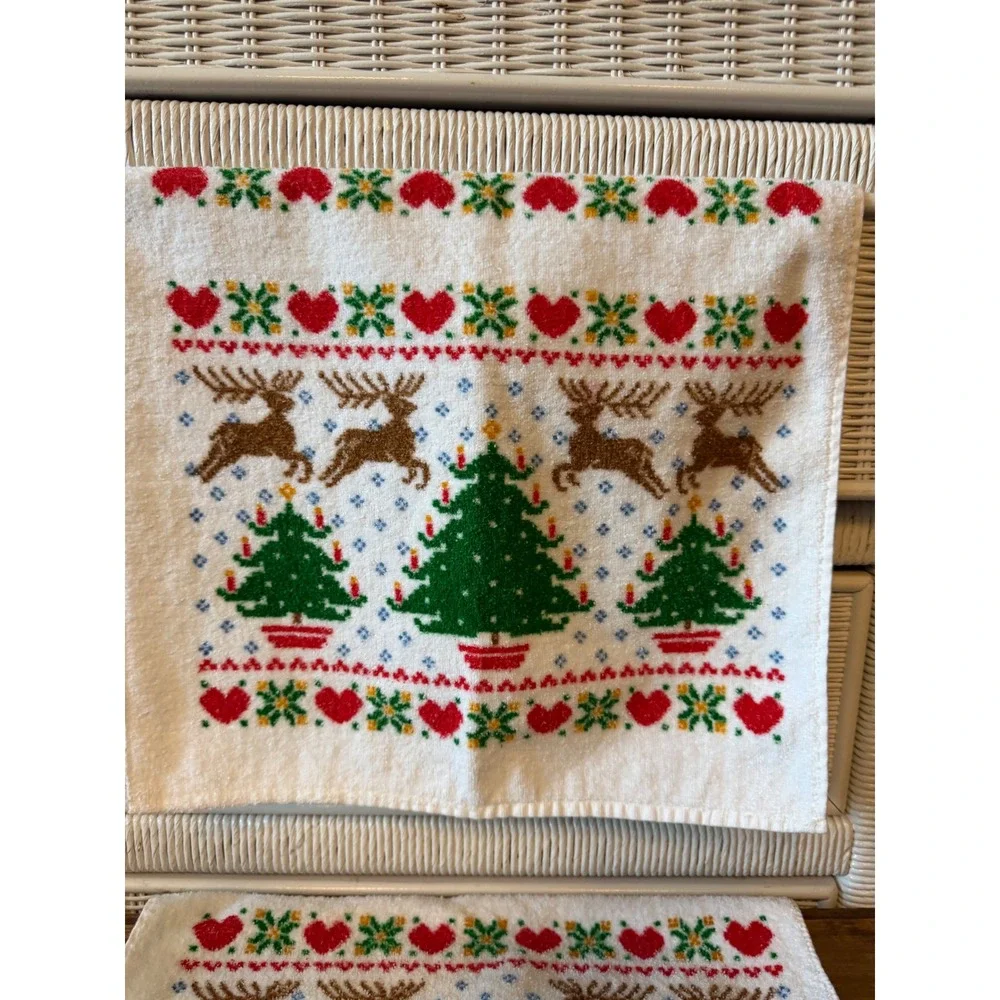 Vintage Christmas Hand Towels Set of 2 Reindeer Tree Hearts Fair Isle Made USA